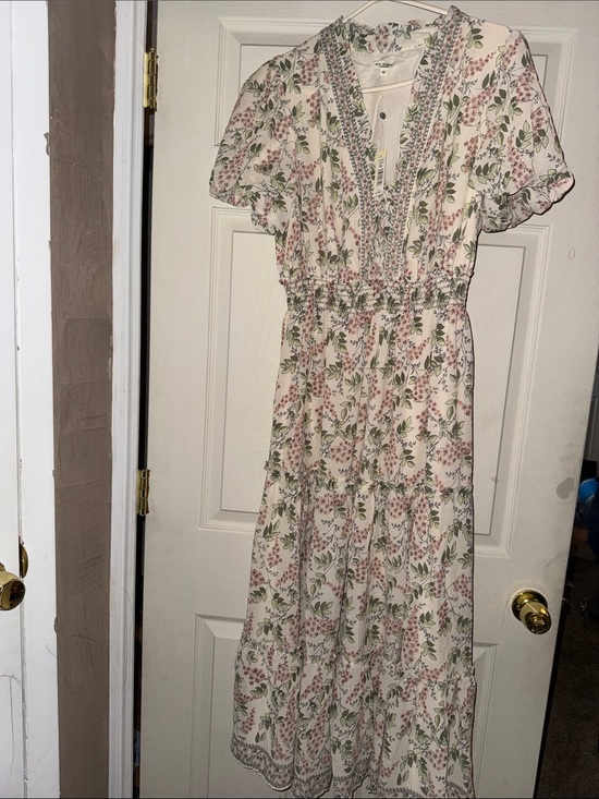Max Studio Dresses & Skirts - Max Studio Floral Tiered Maxi Dress in Cream and Pink
